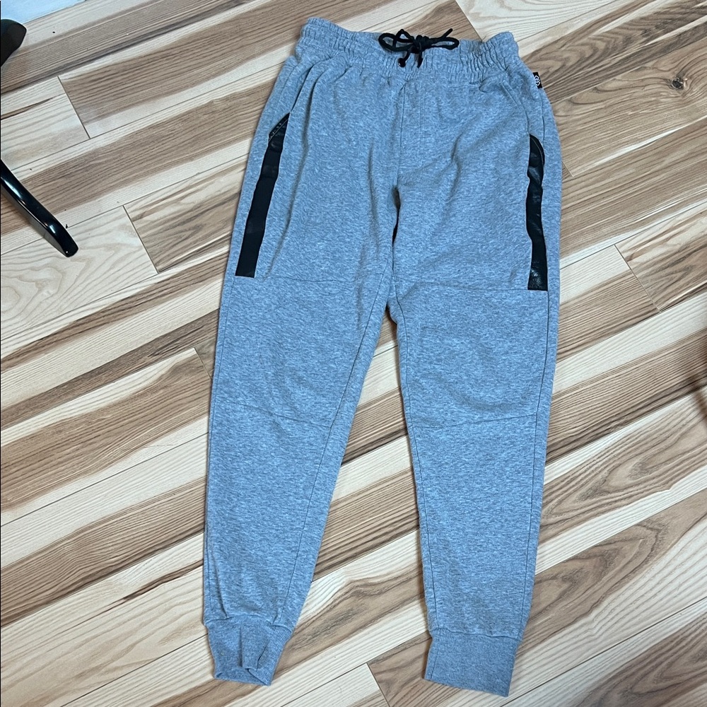 Leg3nd grey sweatpants
